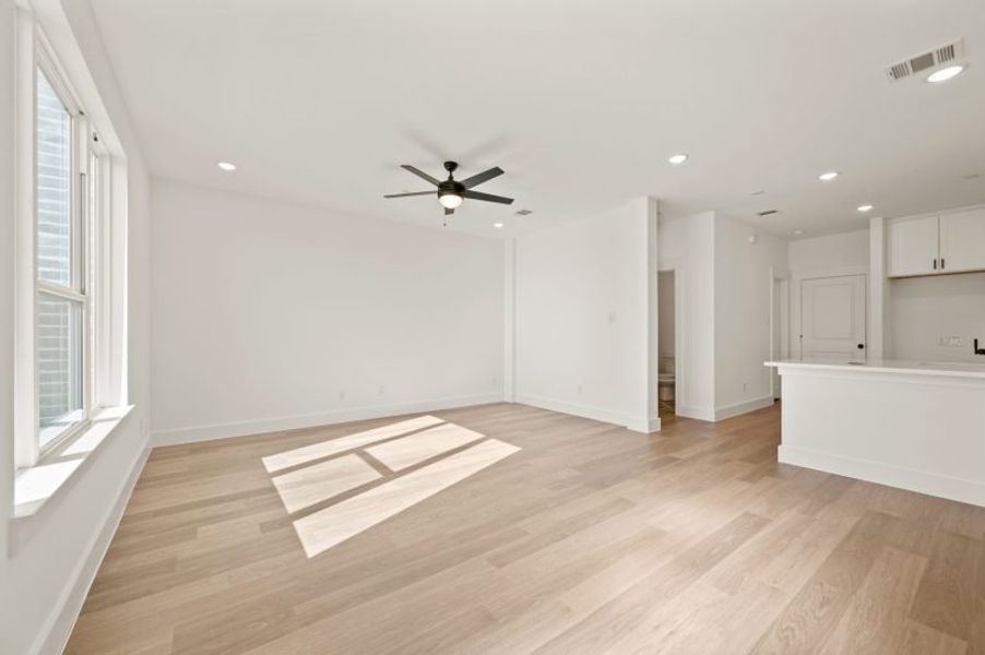 Spacious, unfurnished interior of a new home in Solterra Texas, Mesquite (Image 18).