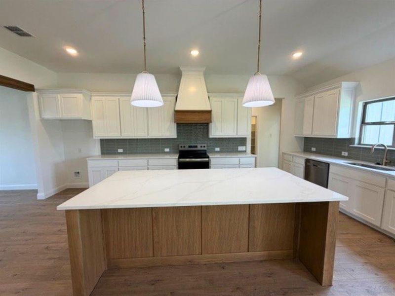 Furnished interior view inside a new home in , Sanger (Image 12).