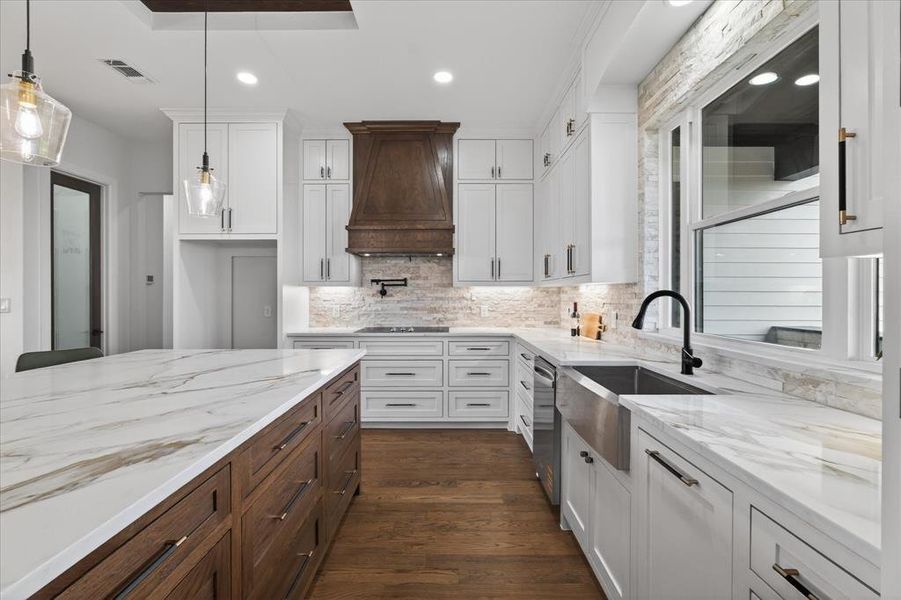 Furnished interior view inside a new home in , Celeste (Image 32).