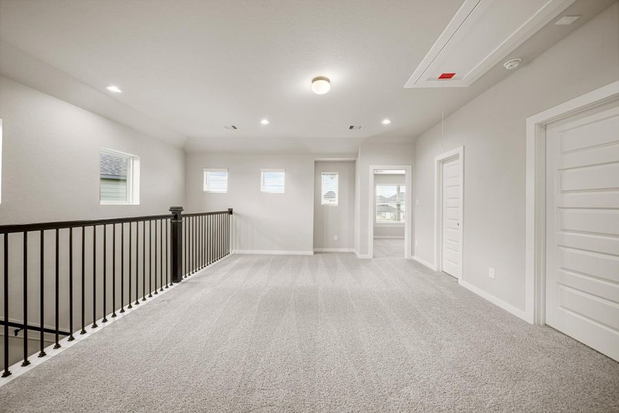 Spacious, unfurnished interior of a new home in Grand Oaks Village, Houston (Image 7). Spacious, unfurnished interior of a new home in Grand Oaks Village, Houston (Image 7).