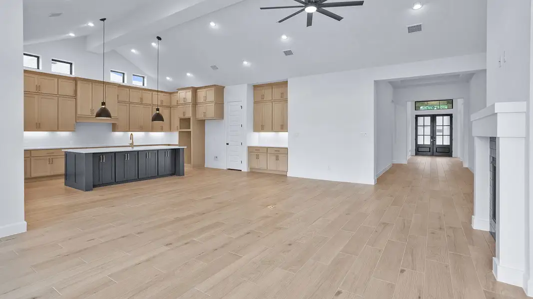 Spacious, unfurnished interior of a new home in Kresston, Montgomery (Image 20).
