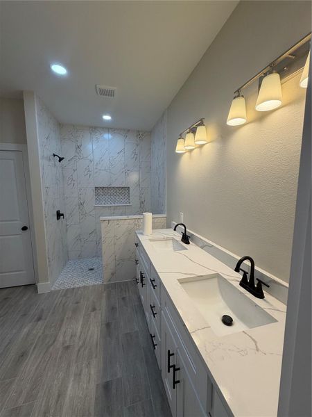 Furnished interior view inside a new home in , Conroe (Image 14).