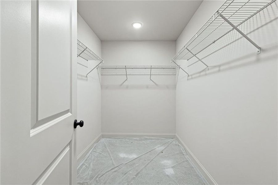 Spacious, unfurnished interior of a new home in , Dallas (Image 18).