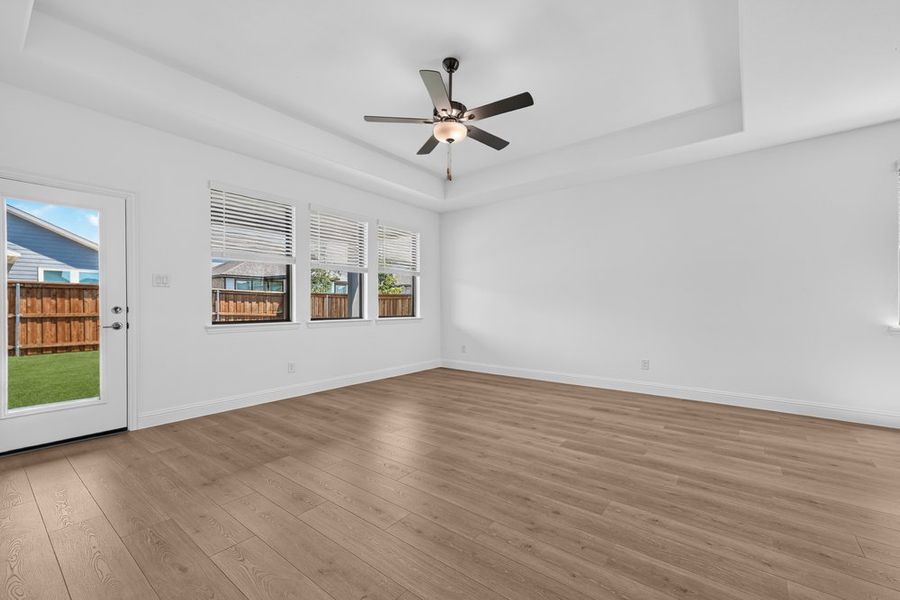 Spacious, unfurnished interior of a new home in Madero 50s, Fort Worth (Image 13). Spacious, unfurnished interior of a new home in Madero 50s, Fort Worth (Image 13).