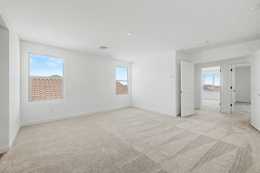 Spacious, unfurnished interior of a new home in Bentridge, Buckeye (Image 10).