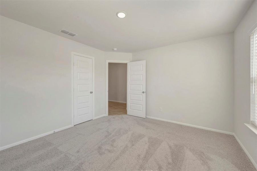 Spacious, unfurnished interior of a new home in Verandah, Royse City (Image 26).