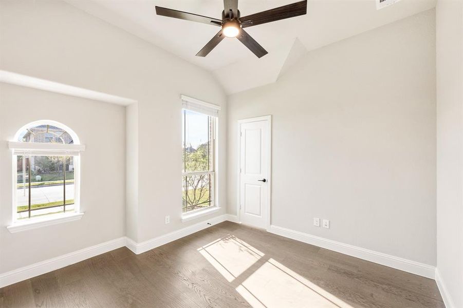 Spacious, unfurnished interior of a new home in Liberty, Melissa (Image 22).