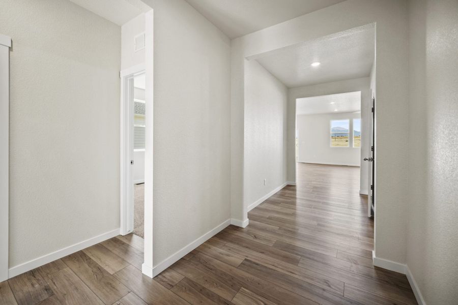 Spacious, unfurnished interior of a new home in The Glen-12, Colorado Springs (Image 19).