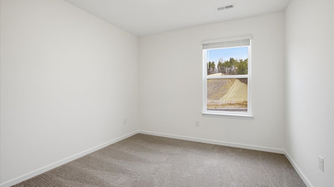 Spacious, unfurnished interior of a new home in Cherokee Crossing, Kodak (Image 18).