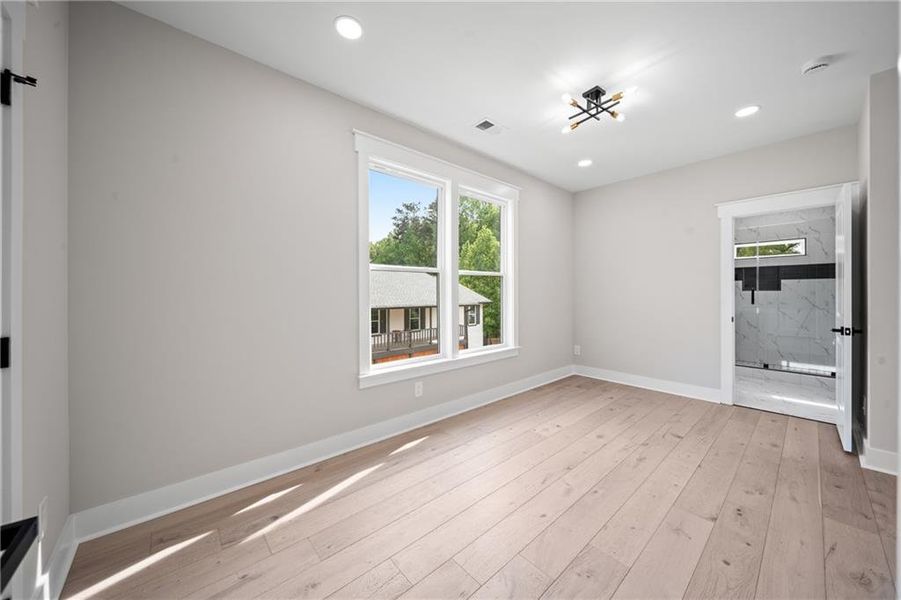 Spacious, unfurnished interior of a new home in , Acworth (Image 23).