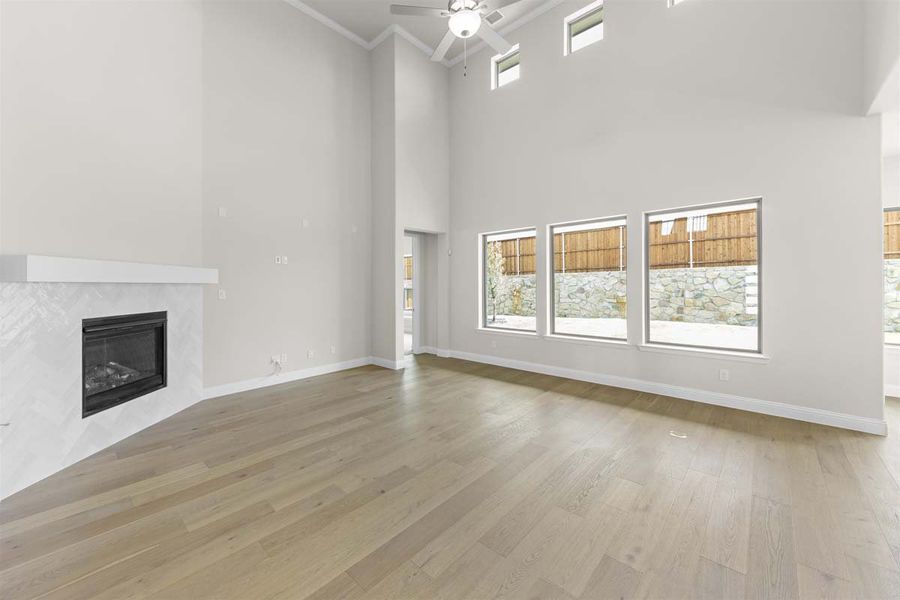 Representative unfurnished interior of a home built from the Larue by Pacesetter Homes in Nelson Lake, Rockwall (Image 20).