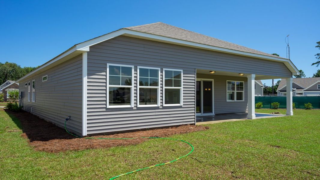 Representative exterior details of a home built from the EATON by D.R. Horton in Waterbridge, Myrtle Beach (Image 4).