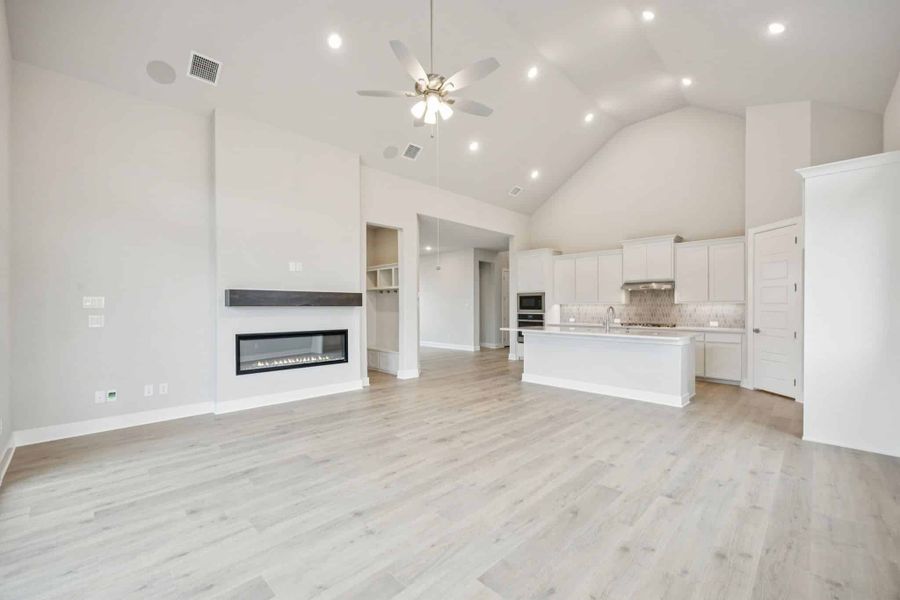 Spacious, unfurnished interior of a new home in The Grove Frisco, Frisco (Image 28). Spacious, unfurnished interior of a new home in The Grove Frisco, Frisco (Image 28).