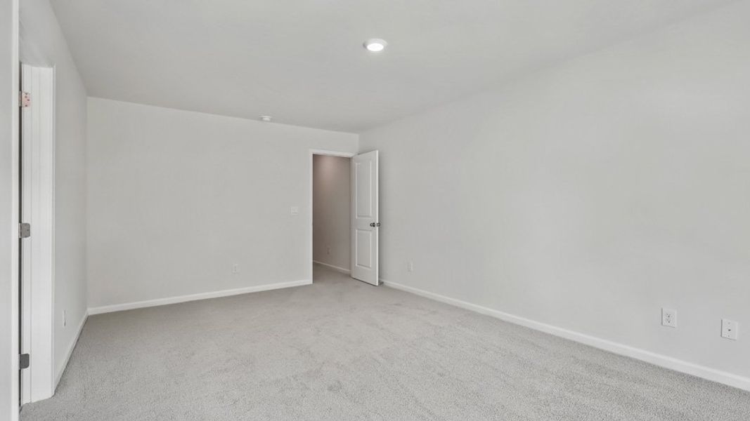 Spacious, unfurnished interior of a new home in Copper Run South, Durham (Image 17).
