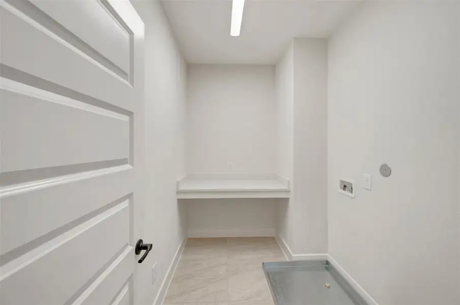 Spacious, unfurnished interior of a new home in Two Step Farm - Landmark Row Collection, Montgomery (Image 32).