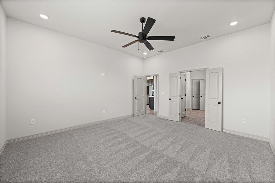 Spacious, unfurnished interior of a new home in , Troy (Image 20).