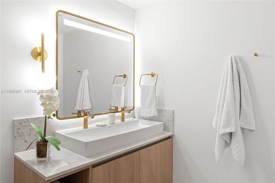 Image 73 of a home in .