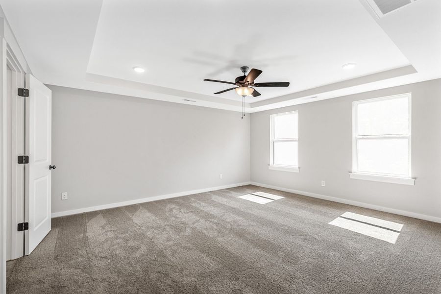 Spacious, unfurnished interior of a new home in Calista Farms, White House (Image 24).