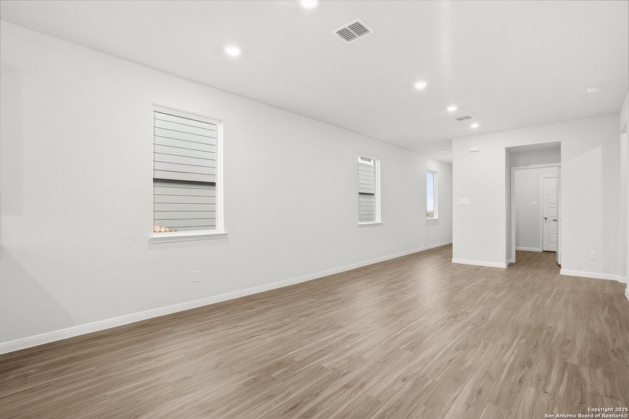 Spacious, unfurnished interior of a new home in Katzer Ranch, Converse (Image 22).