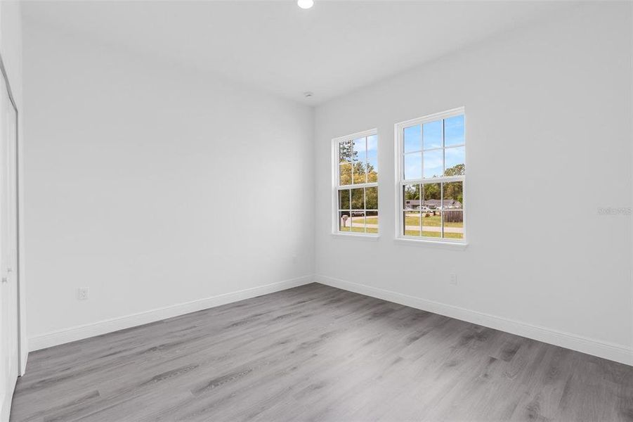 Spacious, unfurnished interior of a new home in , Ocala (Image 27).