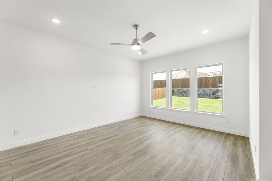 Representative unfurnished interior of a home built from the Trenton by Pacesetter Homes in Keeneland, Aubrey (Image 21).
