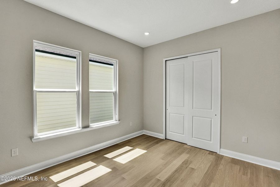 Spacious, unfurnished interior of a new home in Hyland Trail, Green Cove Springs (Image 9).