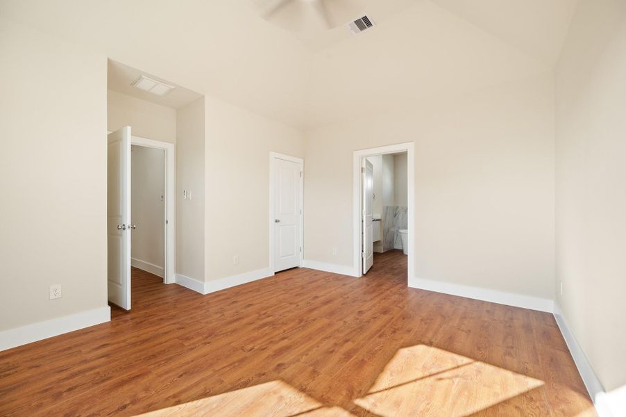 Spacious, unfurnished interior of a new home in Metro Village, Houston (Image 23).