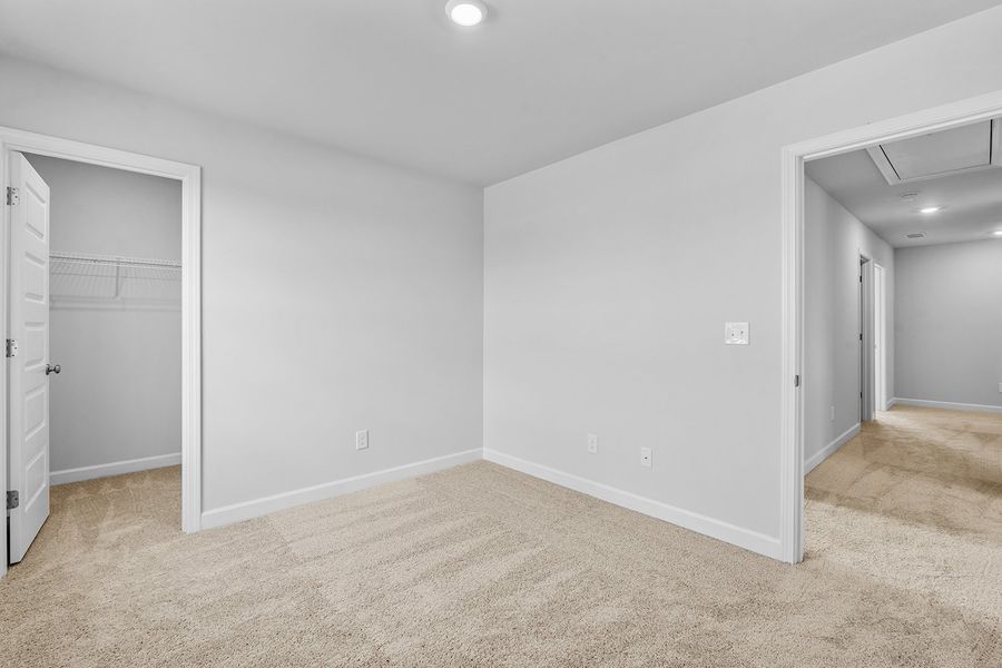 Spacious, unfurnished interior of a new home in Fieldstone, Lexington (Image 47). Spacious, unfurnished interior of a new home in Fieldstone, Lexington (Image 47).