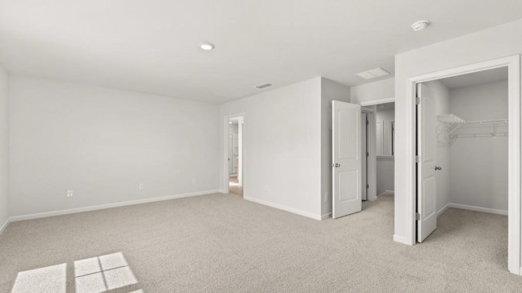 Spacious, unfurnished interior of a new home in Sheffield Highlands, Dallas (Image 12).