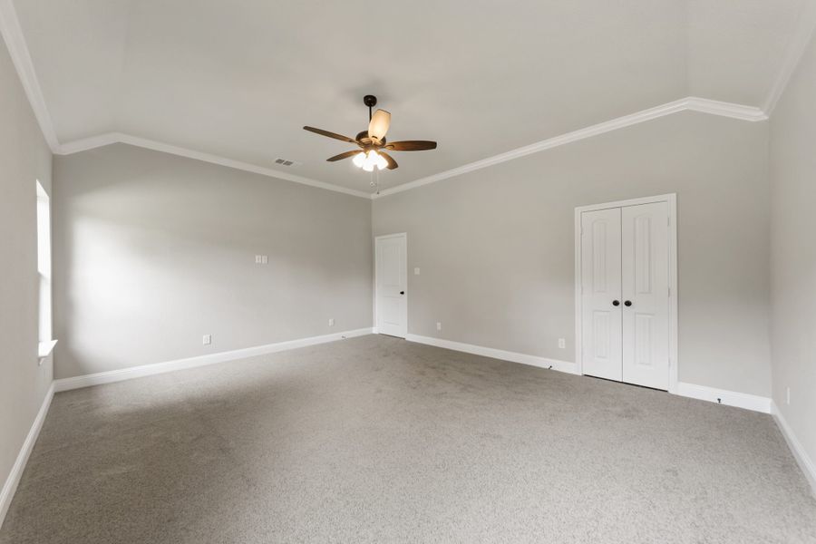 Representative unfurnished interior of a home built from the 2591 by Robbie Hale Homes in High Meadows Estates, Nevada (Image 21).