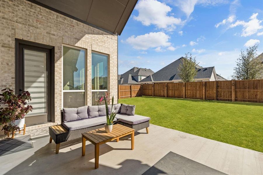 Exterior details and patio area of a home in Star Trail, Prosper (Image 3).