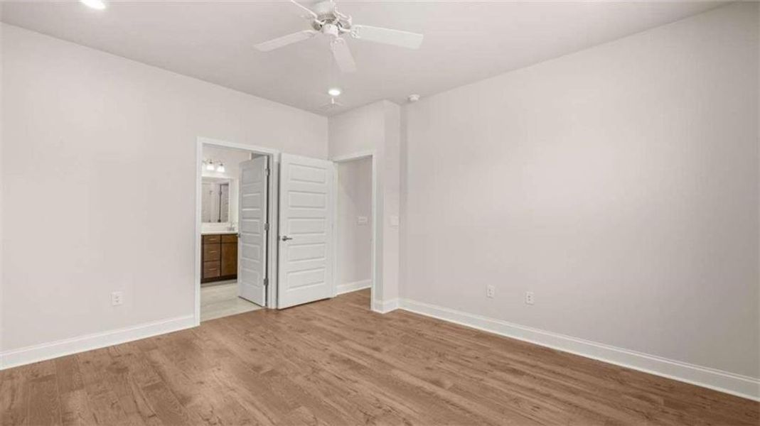 Spacious, unfurnished interior of a new home in Oak Ridge Meadows - Active Adult, Locust Grove (Image 16).
