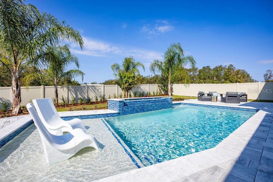 Exterior details and patio area of a home in Wolf Lake Ranch, Apopka (Image 4).