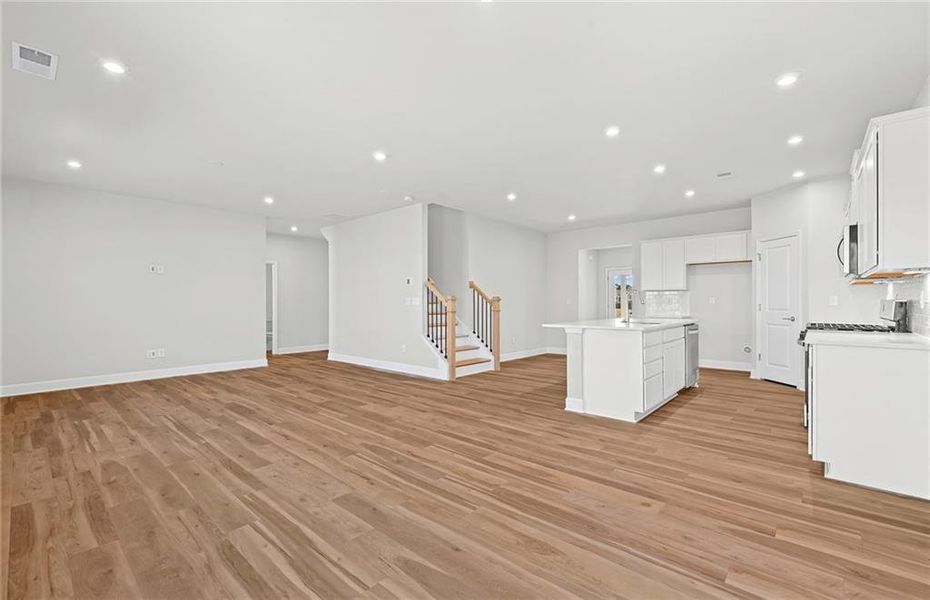 Spacious, unfurnished interior of a new home in Anderson Point, McDonough (Image 16).