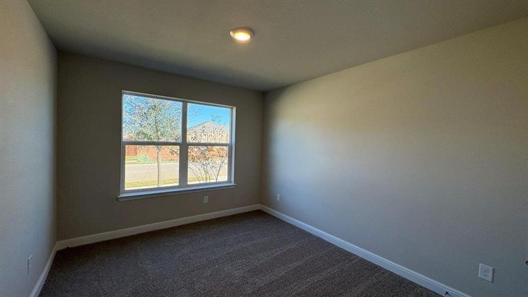 Spacious, unfurnished interior of a new home in Sandstone Estates, Granbury (Image 27).