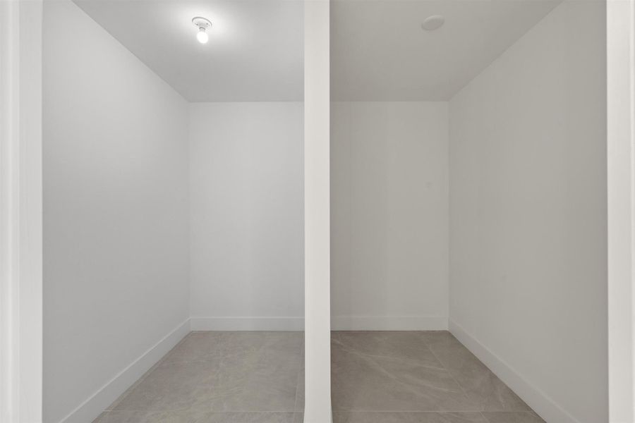 Spacious, unfurnished interior of a new home in , Boca Raton (Image 23). Spacious, unfurnished interior of a new home in , Boca Raton (Image 23).