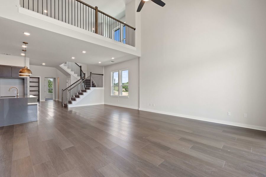 Spacious, unfurnished interior of a new home in Wolf Ranch, Georgetown (Image 38).
