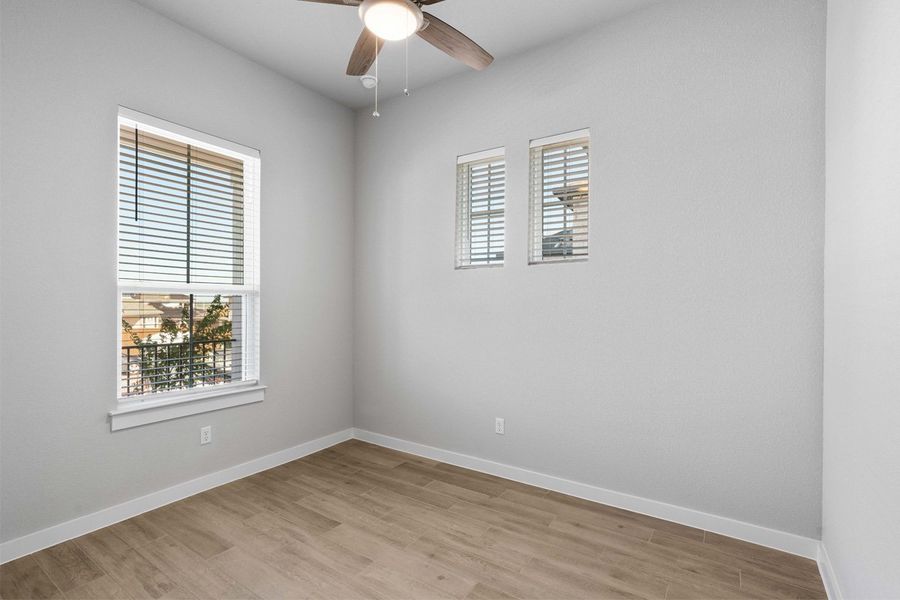 Spacious, unfurnished interior of a new home in Nolina, Georgetown (Image 27).