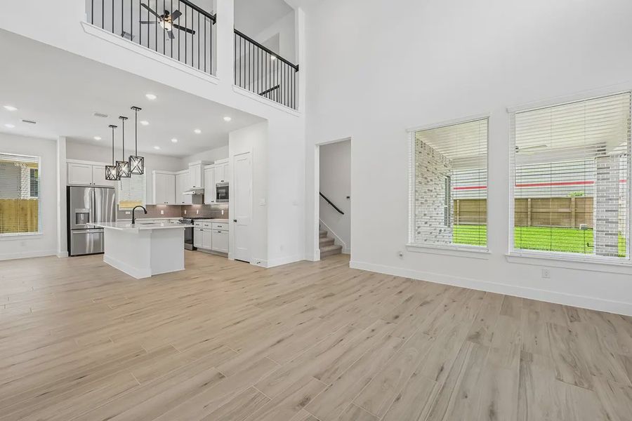 Spacious, unfurnished interior of a new home in Wood Leaf Reserve, Tomball (Image 27). Spacious, unfurnished interior of a new home in Wood Leaf Reserve, Tomball (Image 27).