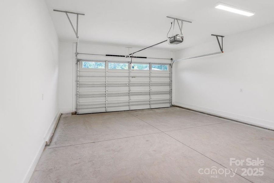 Image 25 of a home in .