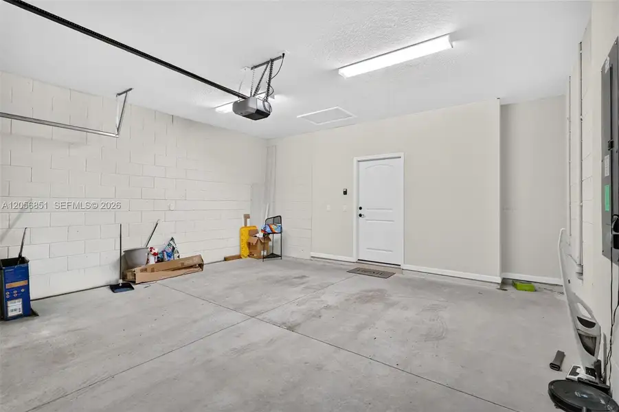 Spacious, unfurnished interior of a new home in , Port St. Lucie (Image 25).