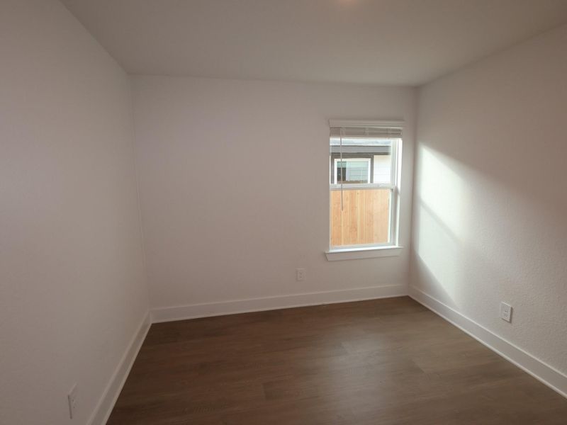 Spacious, unfurnished interior of a new home in Lone Star Landing, Montgomery (Image 18).