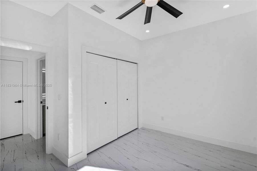 Spacious, unfurnished interior of a new home in , Lehigh Acres (Image 16).