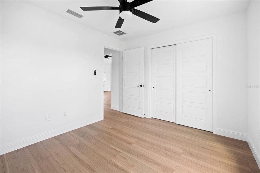 Spacious, unfurnished interior of a new home in , Dunnellon (Image 19).