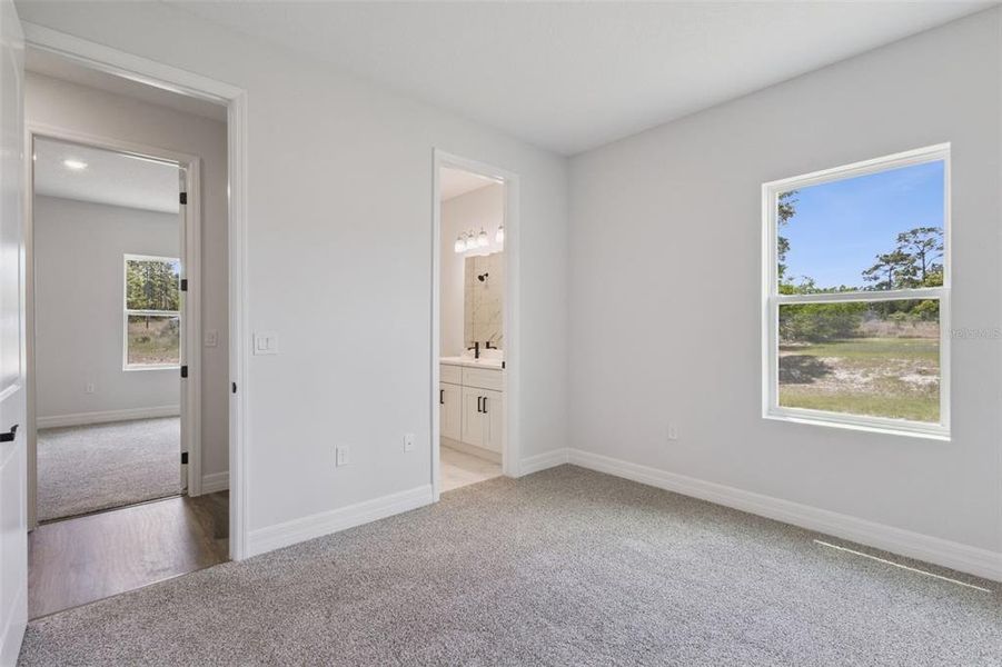 Spacious, unfurnished interior of a new home in , Ocala (Image 19).