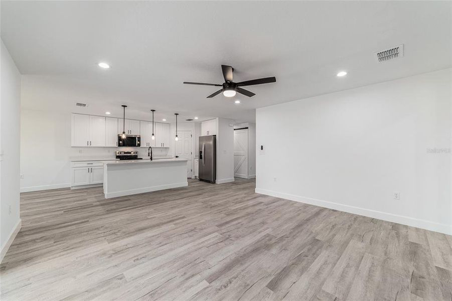 Spacious, unfurnished interior of a new home in , Ocala (Image 23).