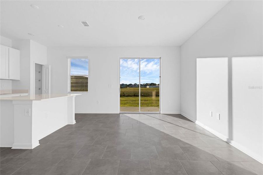 Spacious, unfurnished interior of a new home in , Davenport (Image 20).