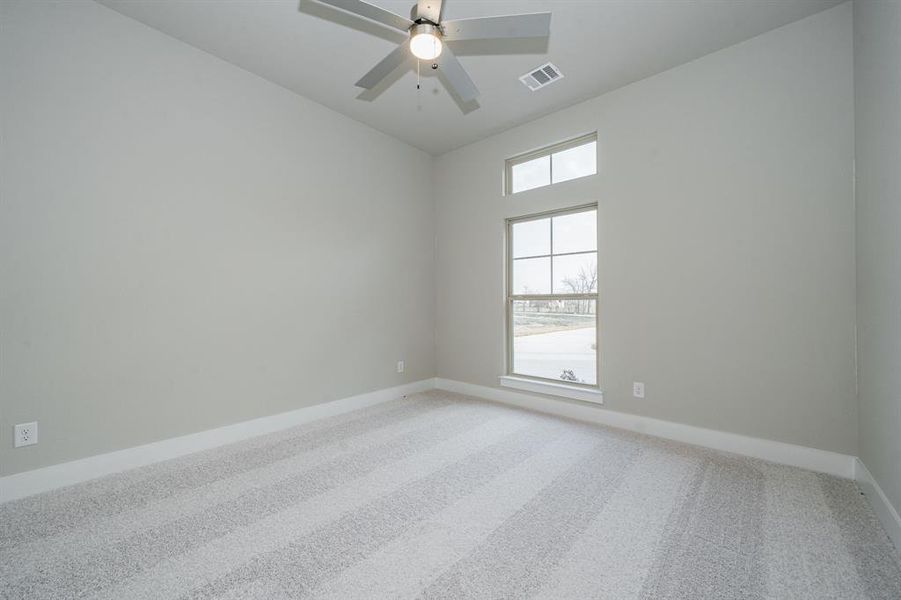 Spacious, unfurnished interior of a new home in , Celeste (Image 28).
