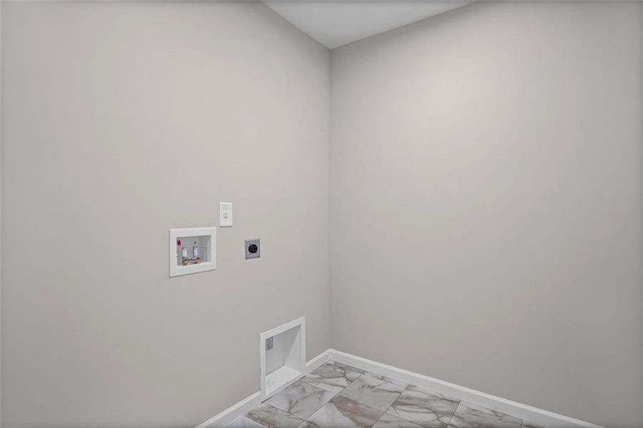 Spacious, unfurnished interior of a new home in Pickens Bluff, Dallas (Image 35).