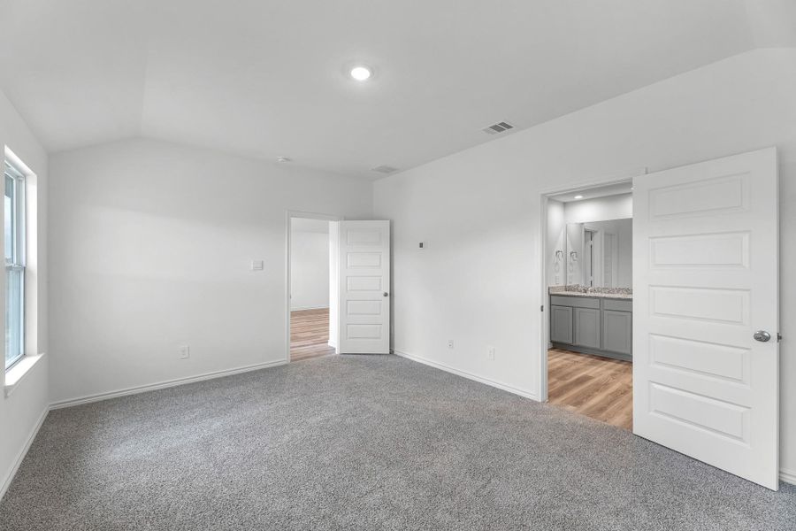 Spacious, unfurnished interior of a new home in Reserve at Mallard Lakes, Orange (Image 21). Spacious, unfurnished interior of a new home in Reserve at Mallard Lakes, Orange (Image 21).